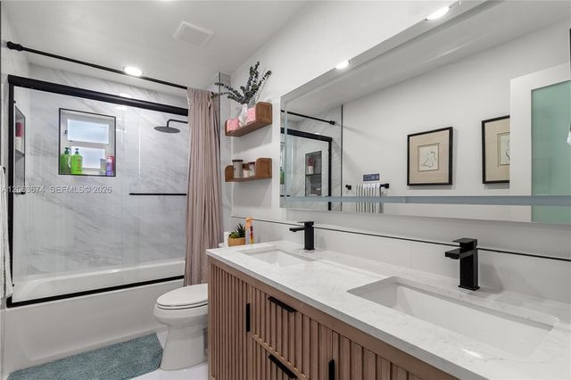 1150 N Douglas Road, Pembroke Pines, FL 33024