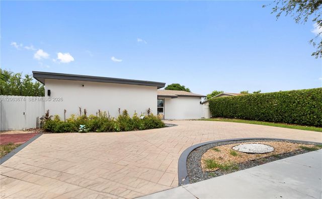 1150 N Douglas Road, Pembroke Pines, FL 33024