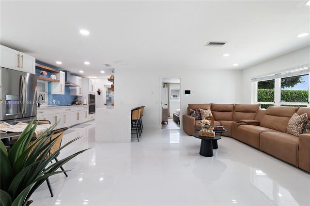 1150 N Douglas Road, Pembroke Pines, FL 33024