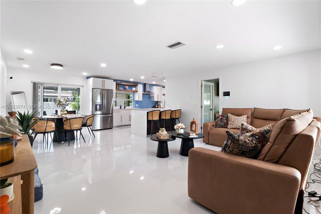 1150 N Douglas Road, Pembroke Pines, FL 33024