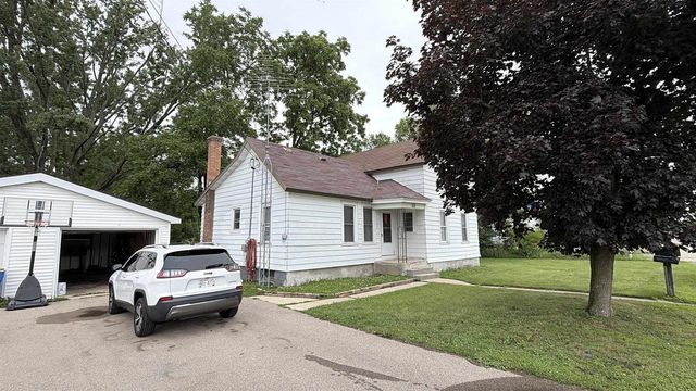 429 E Mullett Street, Portage, WI 53901