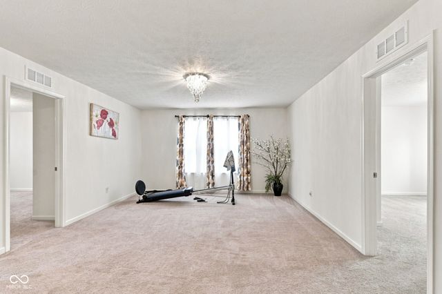 8744 N Aspen Way, Mccordsville, IN 46055