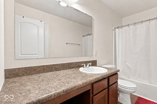8744 N Aspen Way, Mccordsville, IN 46055