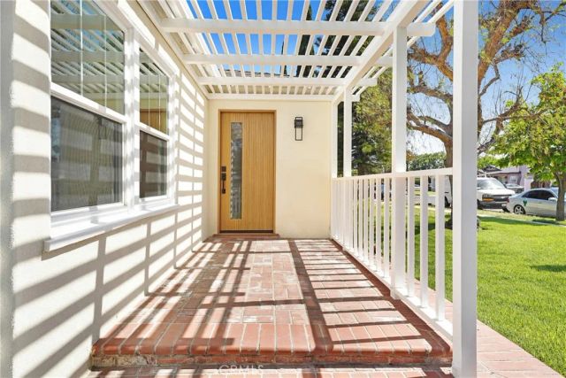 6724 Katherine Avenue, Van Nuys, CA 91405