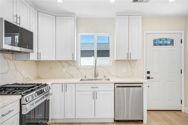 6724 Katherine Avenue, Van Nuys, CA 91405