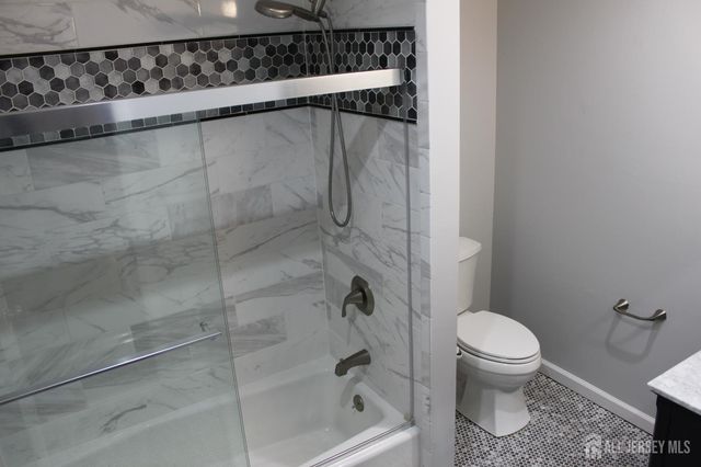 83 Pheasant Run, Edison, NJ 08820