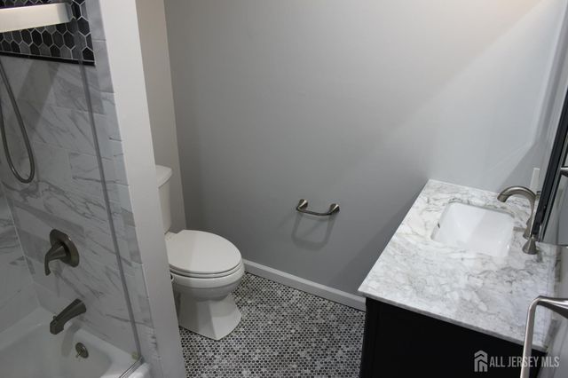 83 Pheasant Run, Edison, NJ 08820