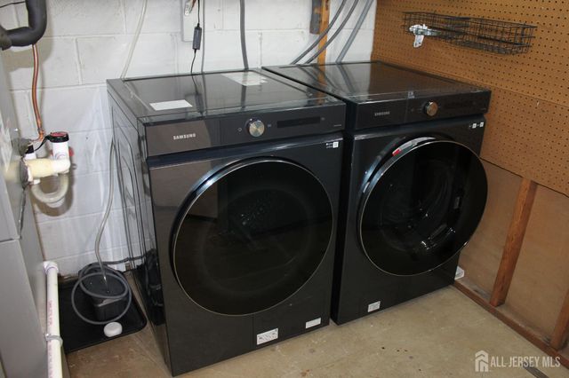 83 Pheasant Run, Edison, NJ 08820