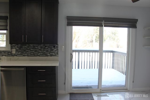 83 Pheasant Run, Edison, NJ 08820