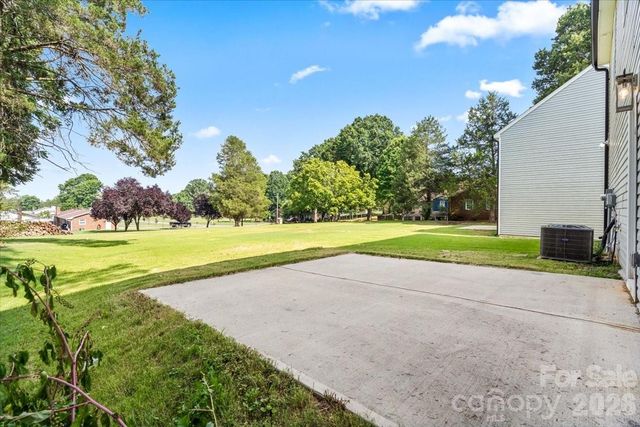 4627 Shattalon Drive, Winston Salem, NC 27106