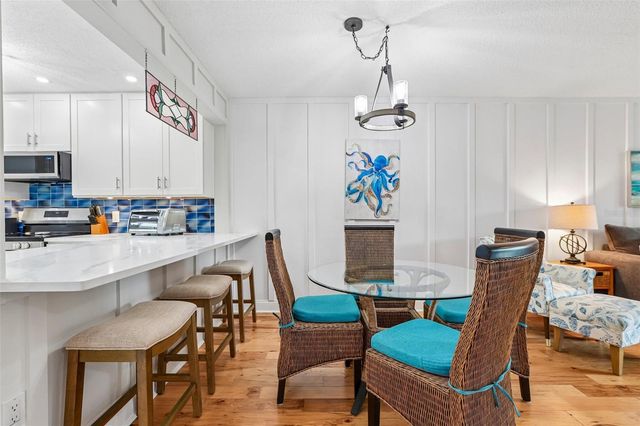 1332 PASADENA AVENUE S 207, South Pasadena, FL 33707