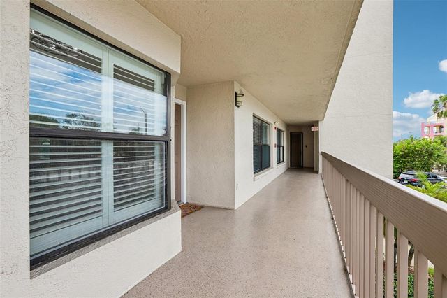 1332 PASADENA AVENUE S 207, South Pasadena, FL 33707
