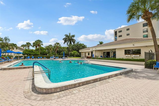 1332 PASADENA AVENUE S 207, South Pasadena, FL 33707