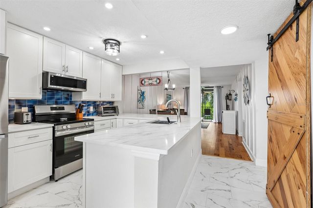 1332 PASADENA AVENUE S 207, South Pasadena, FL 33707