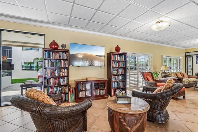 1332 PASADENA AVENUE S 207, South Pasadena, FL 33707