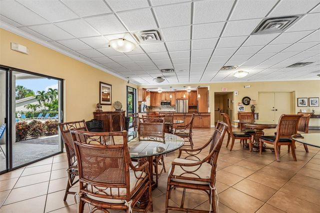1332 PASADENA AVENUE S 207, South Pasadena, FL 33707