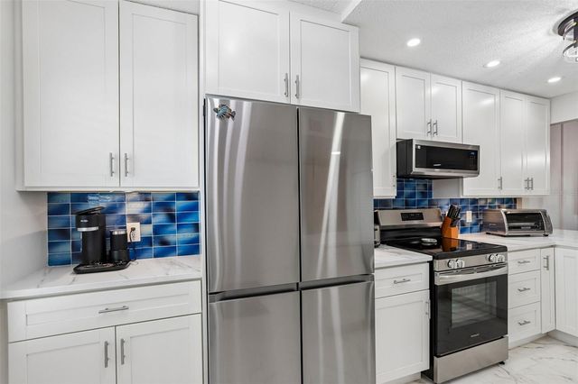 1332 PASADENA AVENUE S 207, South Pasadena, FL 33707