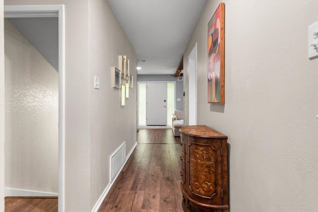 632 Caduceus Court, Hurst, TX 76053