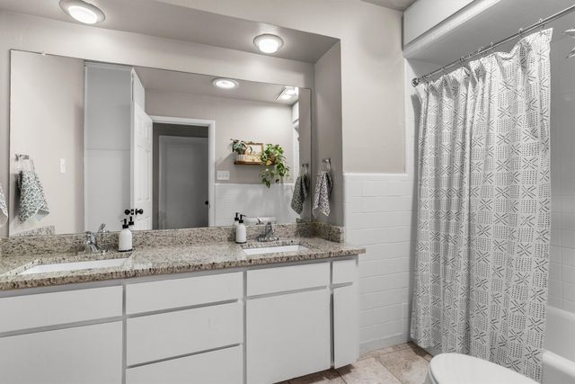 632 Caduceus Court, Hurst, TX 76053