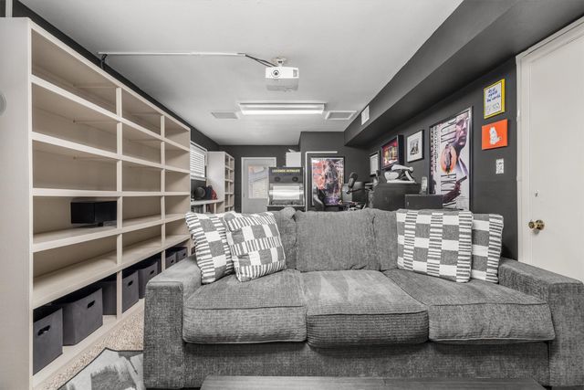 632 Caduceus Court, Hurst, TX 76053