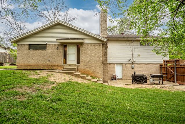 632 Caduceus Court, Hurst, TX 76053
