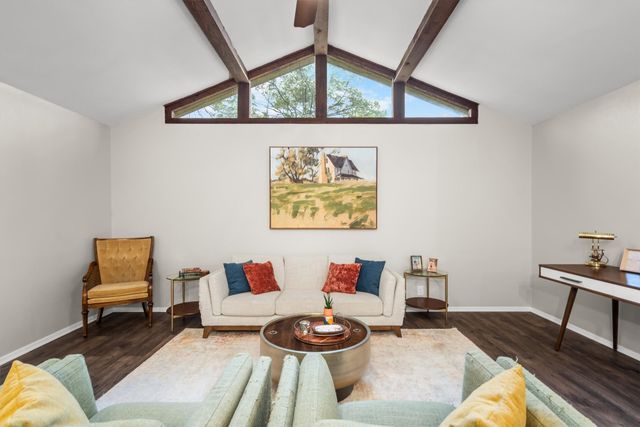 632 Caduceus Court, Hurst, TX 76053