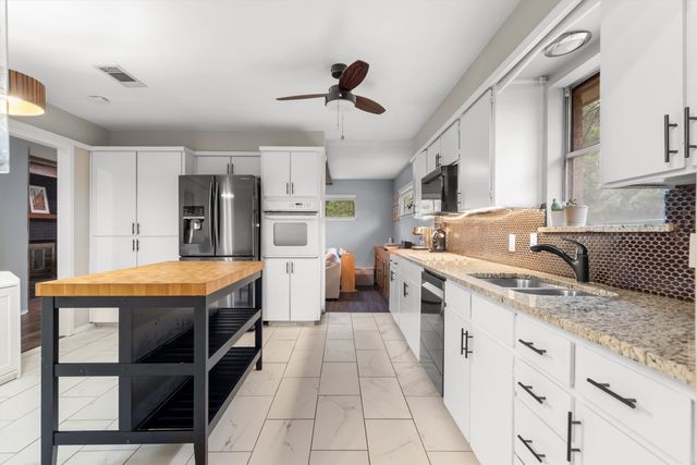 632 Caduceus Court, Hurst, TX 76053