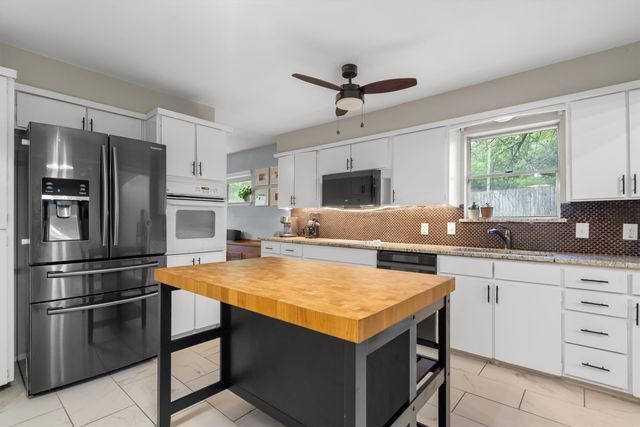 632 Caduceus Court, Hurst, TX 76053