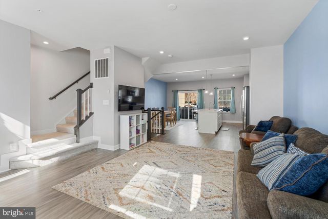 110 BETHLEHEM PL, Brooklyn, MD 21225