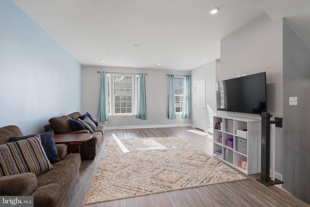 110 BETHLEHEM PL, Brooklyn, MD 21225