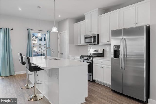 110 BETHLEHEM PL, Brooklyn, MD 21225