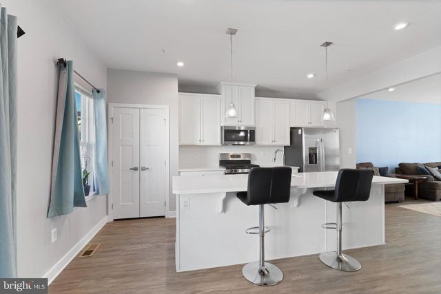 110 BETHLEHEM PL, Brooklyn, MD 21225