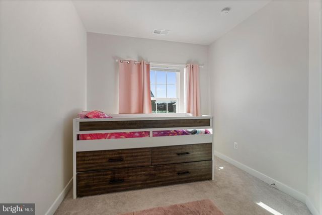 110 BETHLEHEM PL, Brooklyn, MD 21225