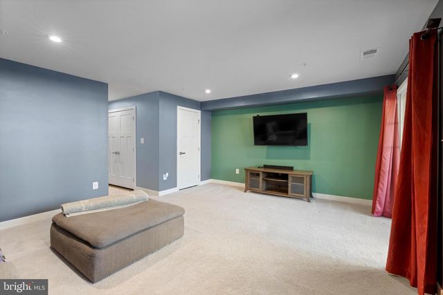 110 BETHLEHEM PL, Brooklyn, MD 21225