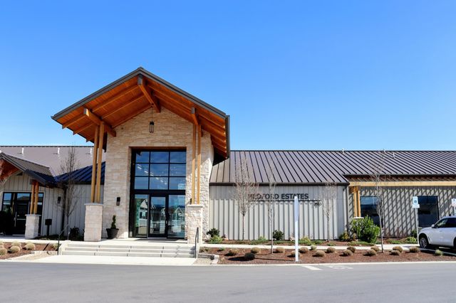 3555 S Pacific Highway 48, Medford, OR 97501