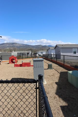 3555 S Pacific Highway 48, Medford, OR 97501