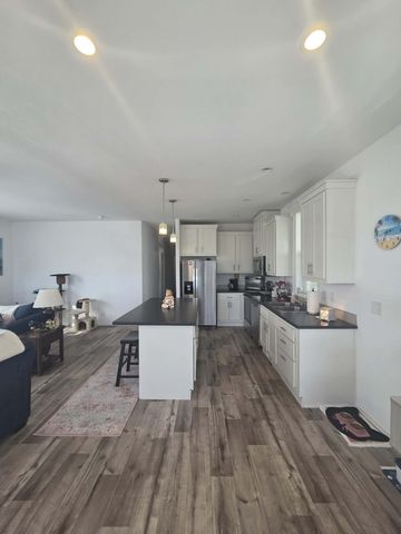 3555 S Pacific Highway 48, Medford, OR 97501