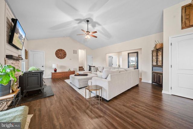 51 BREEZE KNOLL WAY, Charles Town, WV 25414