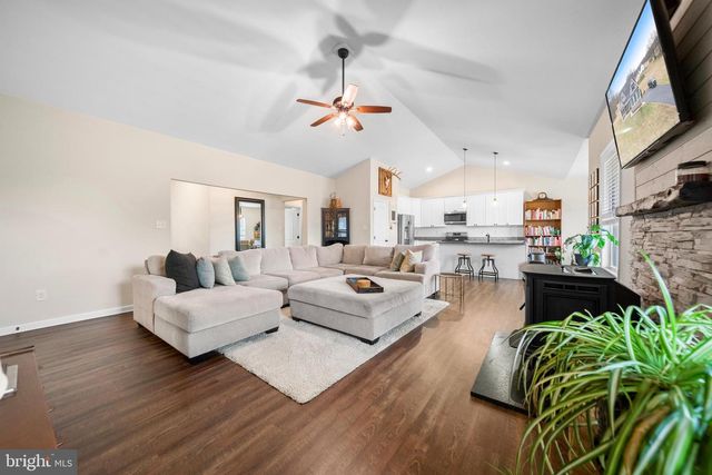 51 BREEZE KNOLL WAY, Charles Town, WV 25414