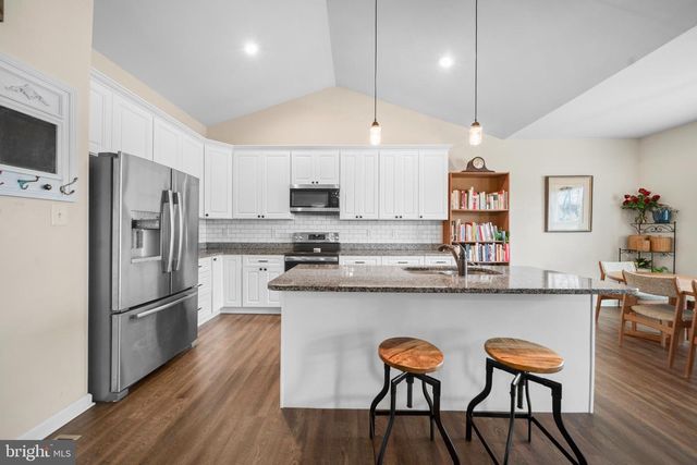 51 BREEZE KNOLL WAY, Charles Town, WV 25414