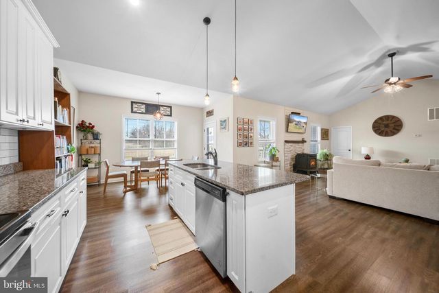 51 BREEZE KNOLL WAY, Charles Town, WV 25414