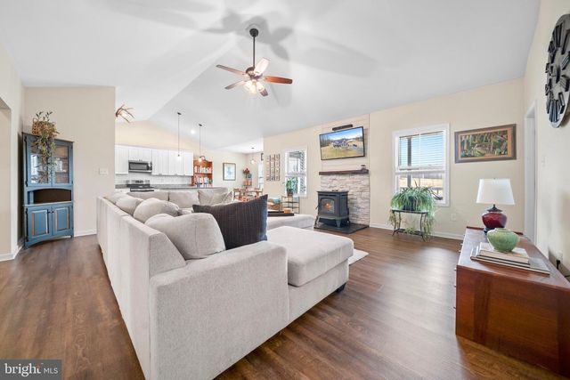 51 BREEZE KNOLL WAY, Charles Town, WV 25414