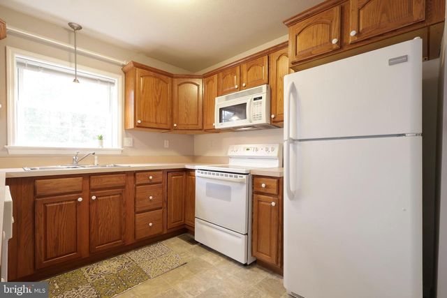 210 AMBLEWOOD WAY, State College, PA 16803