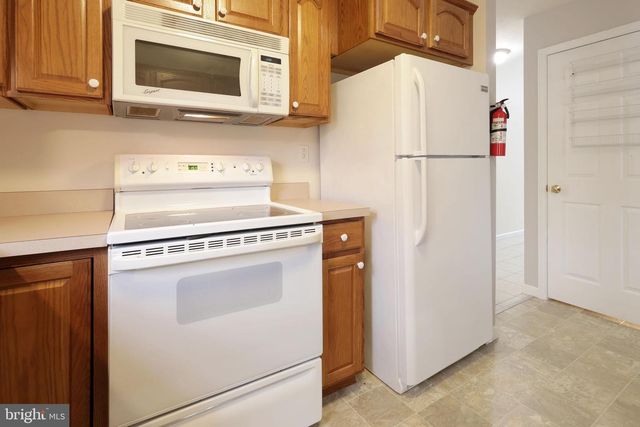 210 AMBLEWOOD WAY, State College, PA 16803