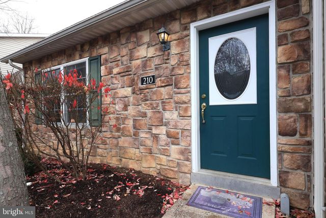 210 AMBLEWOOD WAY, State College, PA 16803