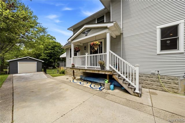 89 Garrison Road, Amherst, NY 14221