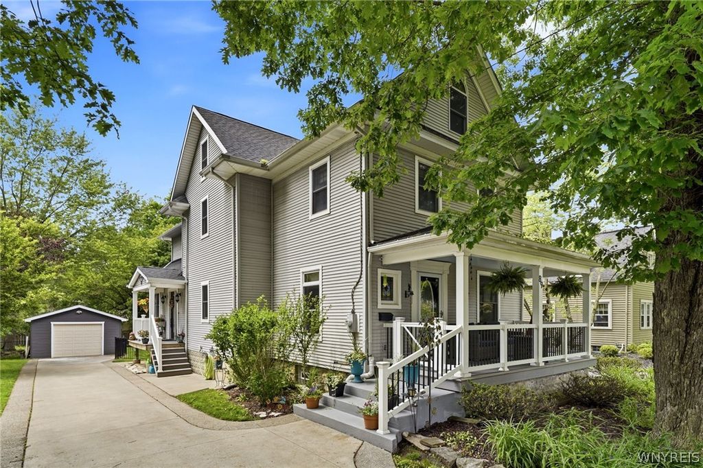 89 Garrison Road, Amherst, NY 14221