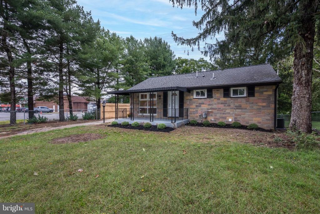 37 E CLAYTON AVE, Clayton, NJ 08312 — photo 3
