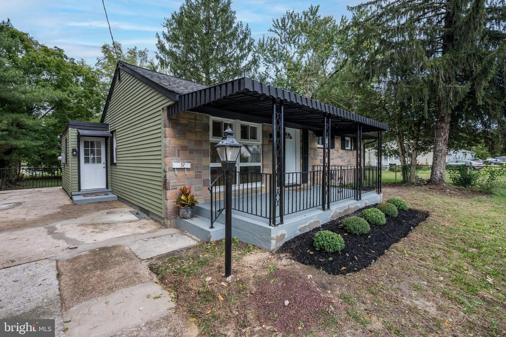 37 E CLAYTON AVE, Clayton, NJ 08312 — photo 5