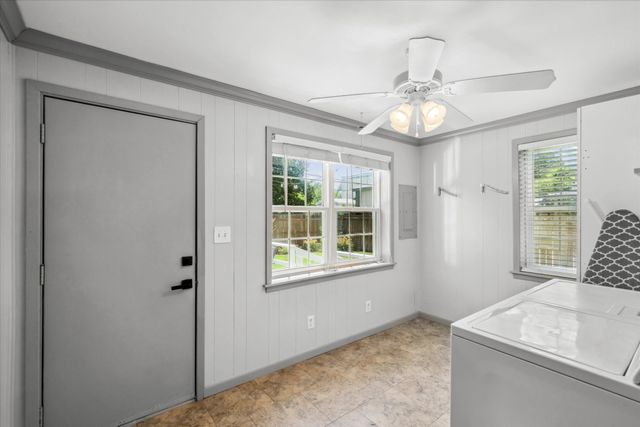 809 S Prairieville Street, Athens, TX 75751